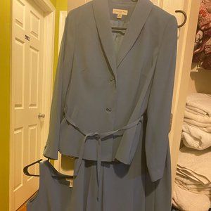 Grey 3 piece women's suite